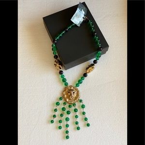 Gardenia green beads gold lion head hand